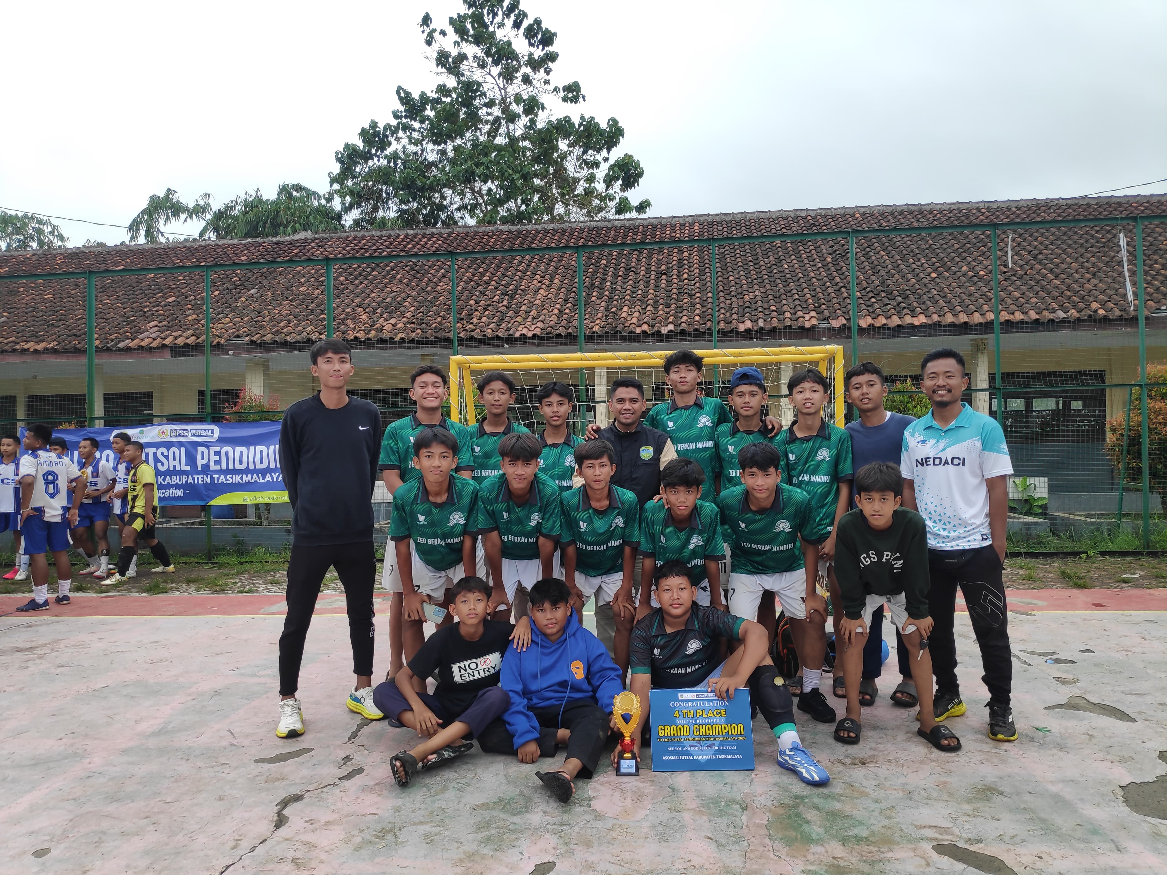 Juara 4 Liga Futsal Pendidikan Tingkat Wilayah.